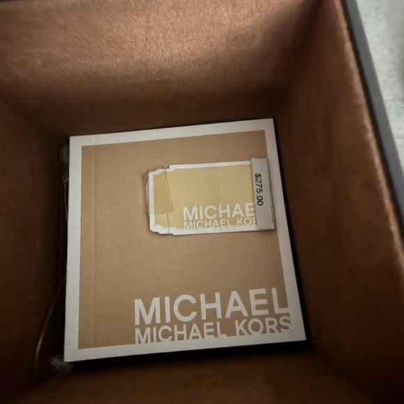 Michael Kors Silver Watch. - Picture 4 of 4